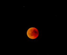 Blutmond über Ringleben am 27.7.2018 um 23,05Uhr.Leider verhinderte  an diesem Abend eine Wolkendecke sehr lange die Sicht auf dieses Ereignis